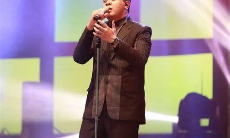 Adis Penyanyi Pop Indonesia Adis Penyanyi Pop Indonesia